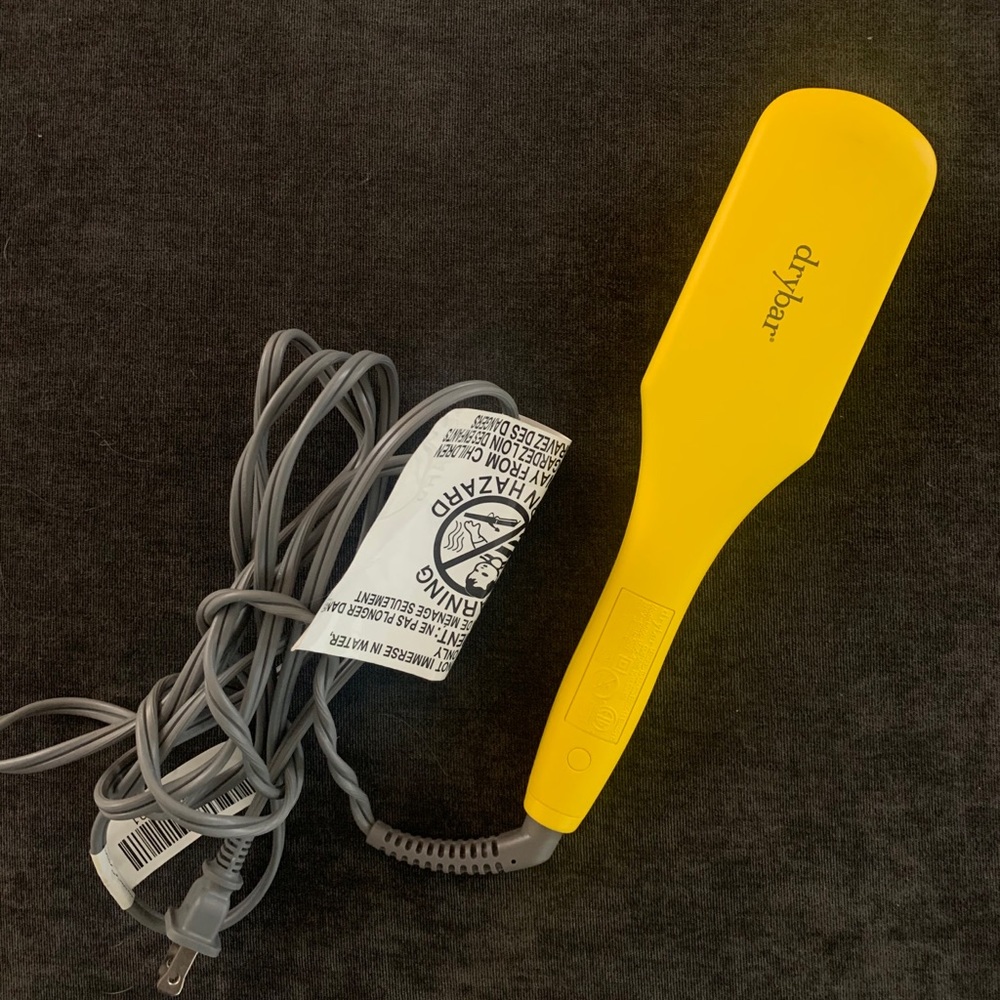 Dry Bar Straightner Brush